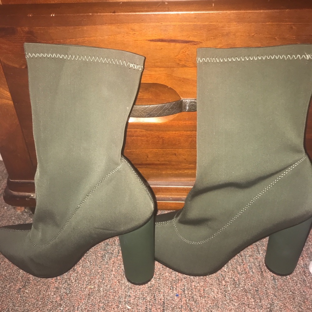 High heel boots